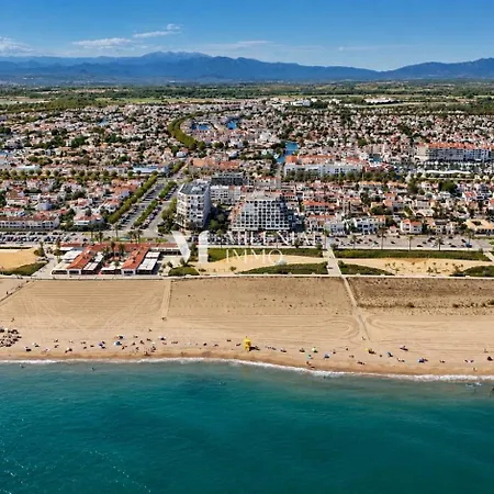 Milenial Immo B347 - Luxury Seafront Canal Views *